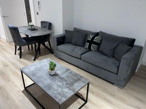 Roomotel - Streetsbrook Apartments