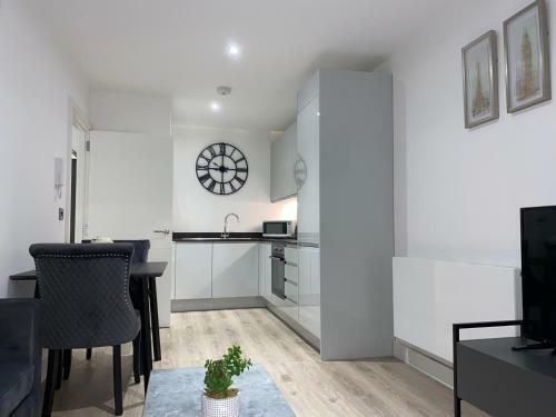Roomotel - Streetsbrook Apartments