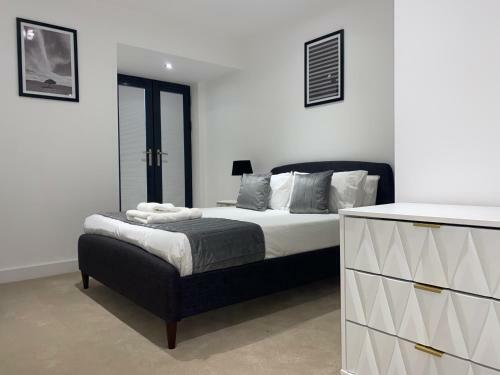 Roomotel - Streetsbrook Apartments