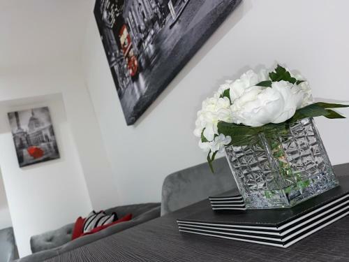 Roomotel - Streetsbrook Apartments