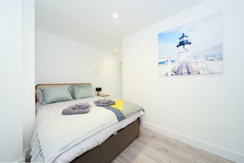 Luxury 3 Bed Apartment- Large Balcony With Seaviews