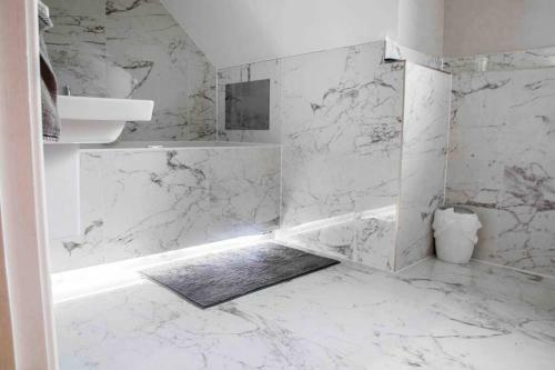 Beautiful 3 Bedroom Town House