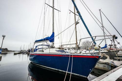 Yacht Highwayman