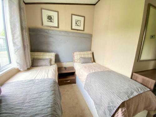 Wildflower, Premium Plus Hot Tub Lodge