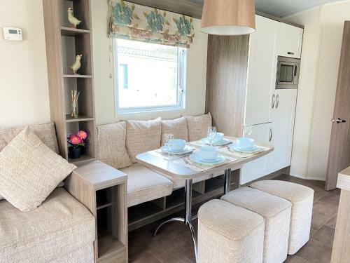 Dabbling Ducks - Pet Friendly