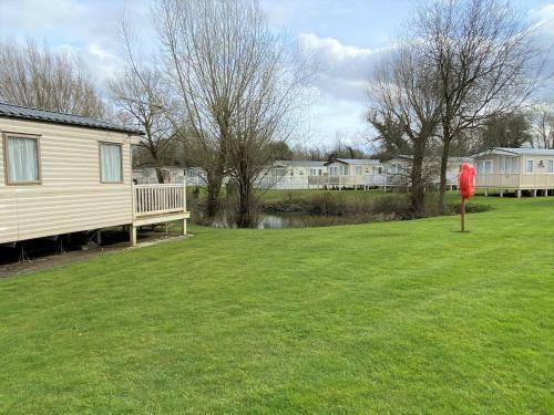 Dabbling Ducks - Pet Friendly