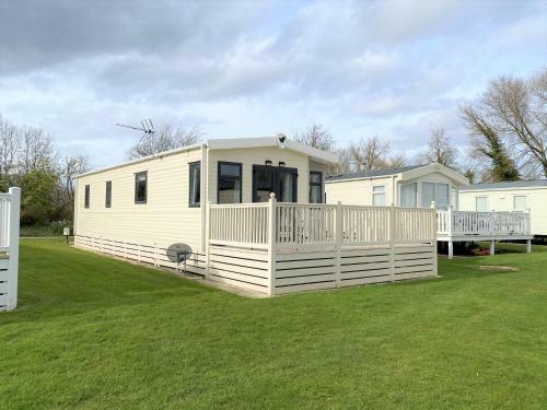 Dabbling Ducks - Pet Friendly