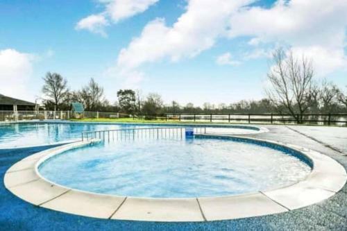 Cotswold Lodge - Pet Friendly