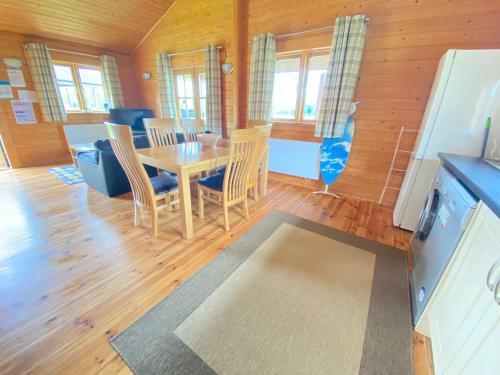 Kingfisher Lodge, Lake Pochard