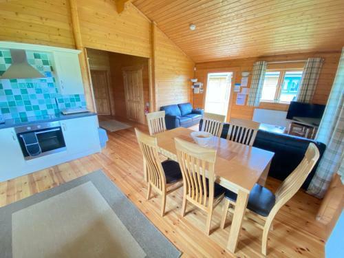 Kingfisher Lodge, Lake Pochard
