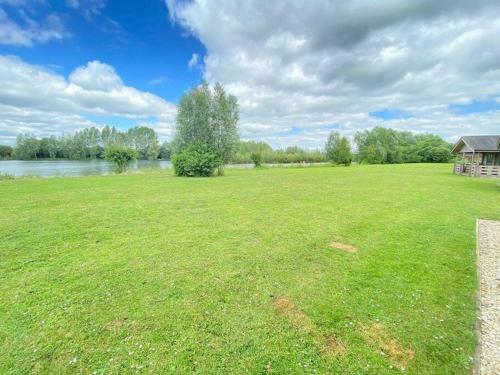 Heron Lodge, Lake Pochard
