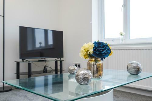 Lovely 2 Bed Apartment With Parking In Thurrock