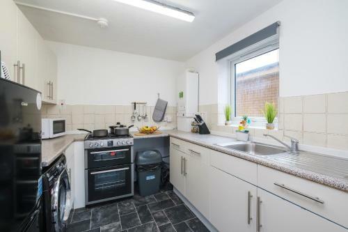 Lovely 2 Bed Apartment With Parking In Thurrock