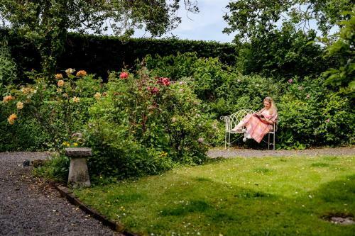 Enchanted Retreats At West Ford Devon