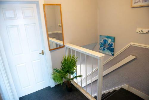 Delightful Central, Seaside Apartment-with Free Parking