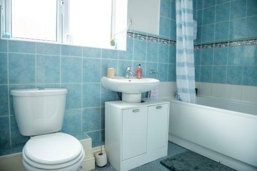 Delightful Central, Seaside Apartment-with Free Parking