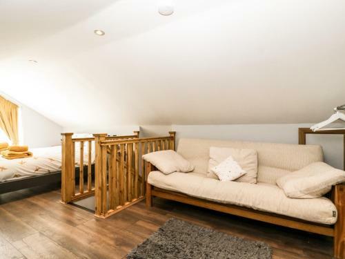 1 Bury Farm Cottage