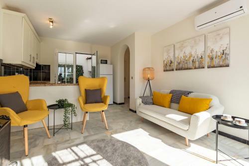 Bright Apartment With Terrace In Mijas Golf