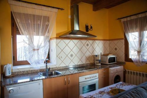 4 Bedrooms House With Wifi At Tedejo