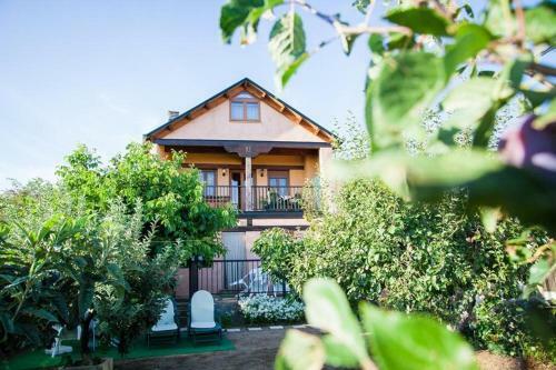 4 Bedrooms House With Wifi At Tedejo