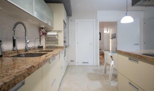 Th150 Modern House In Tamarit With Private Pool