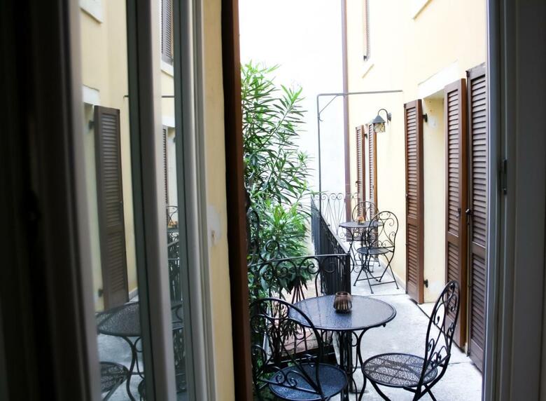 Hostal Antiche Mura - Italian Homing
