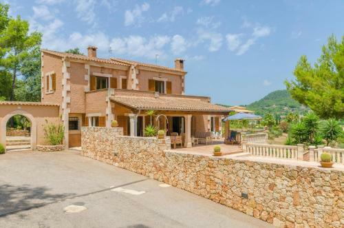 Villa Cerca De Cala Dor Con Piscina