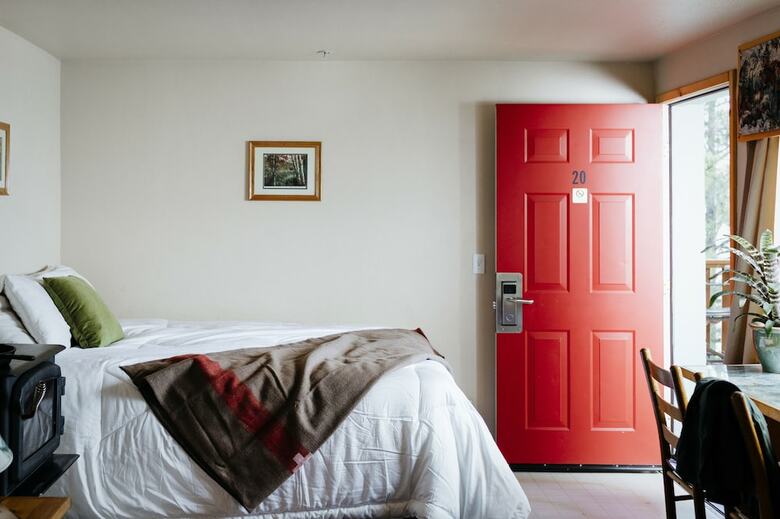 Honey Bear Lodge & Cabins
