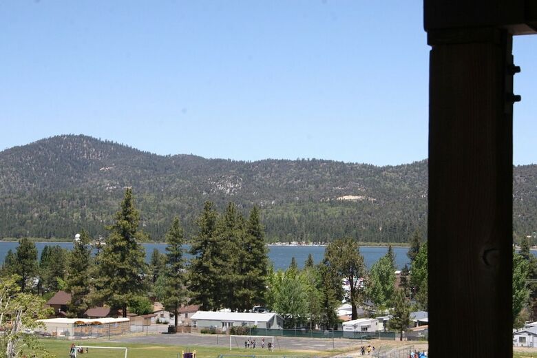 Honey Bear Lodge & Cabins