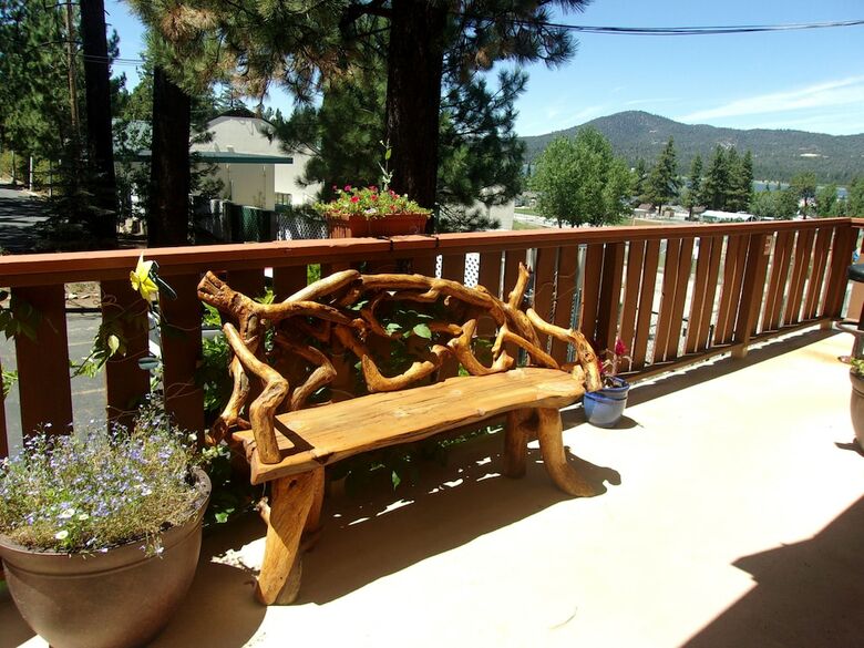 Honey Bear Lodge & Cabins