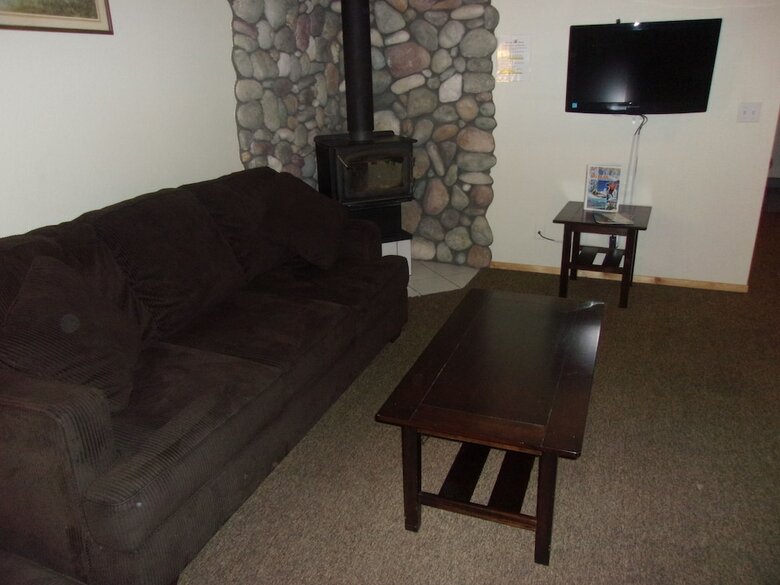 Honey Bear Lodge & Cabins