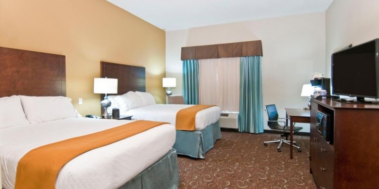 Holiday Inn Express Hotel & Suites San Antonio Se