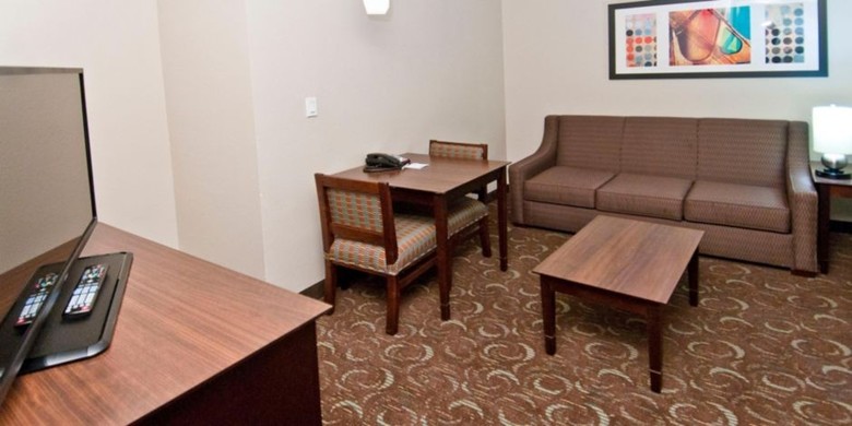 Holiday Inn Express Hotel & Suites San Antonio Se