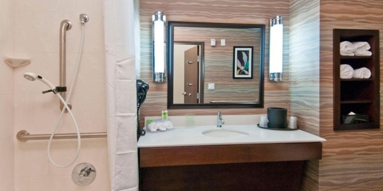 Holiday Inn Express Hotel & Suites San Antonio Se