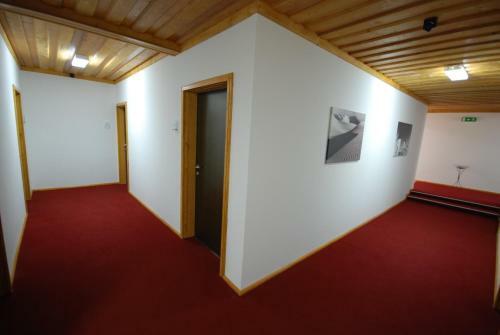 Hotel Moving Rooms