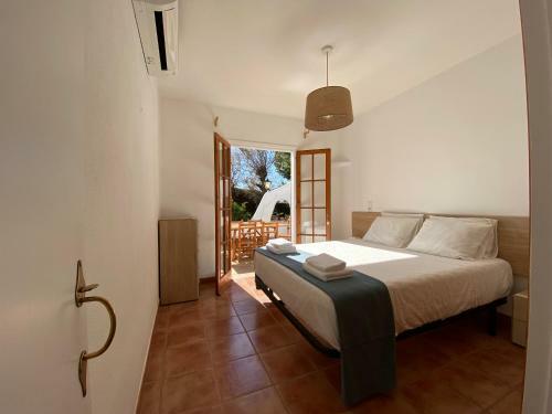 Villa Con Piscina Privada Y Gran Jard�n