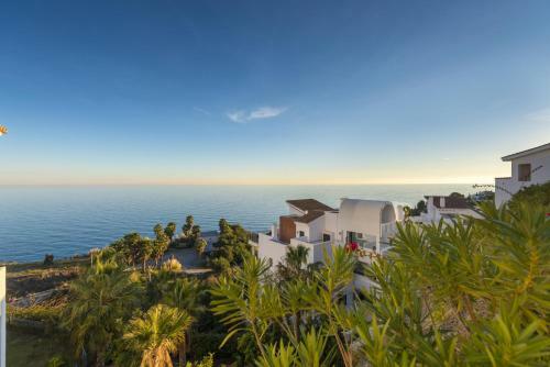 Apartamento De 2 Dormitorios Vista Mar Con Parking