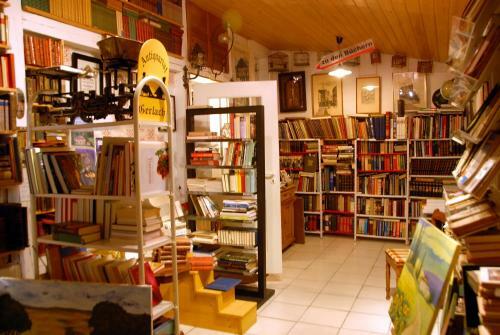 Romantikzimmer Im Antiquariat