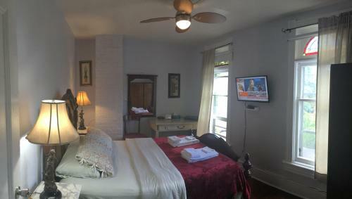 Toronto Garden Inn Bed & Breakfast