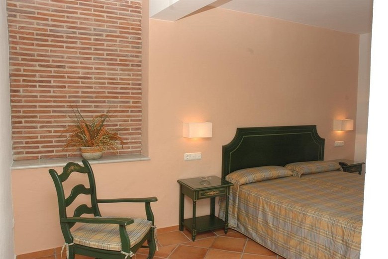 Hostal Do�a Lola Marina