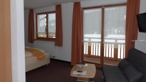 Hostal Alpina
