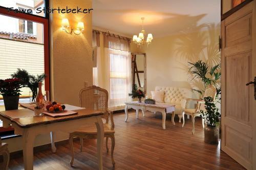 Ferienhaus - Am K�tertor - Alle Apartments Mit Terrasse Oder Balkon