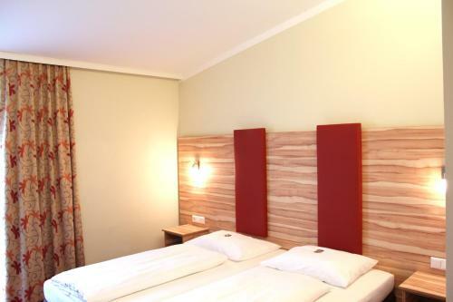 Come In Hotel