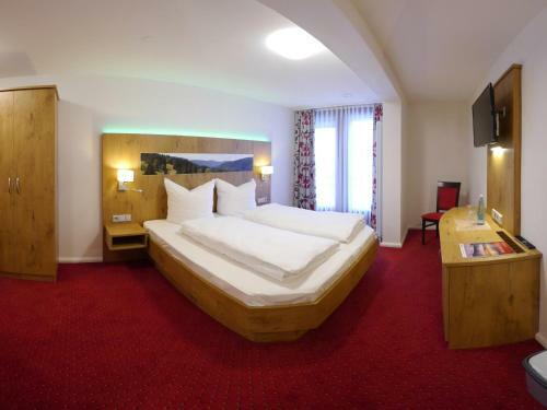 Caf� Heck Titisee Bed & Breakfast