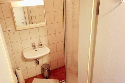 Modernes Apartment In Troisdorf-spich Mit Balkon