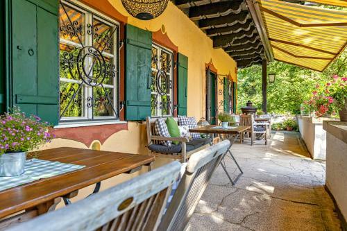 Villa Zollhaus Bed & Breakfast
