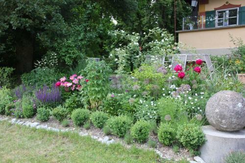 Villa Zollhaus Bed & Breakfast
