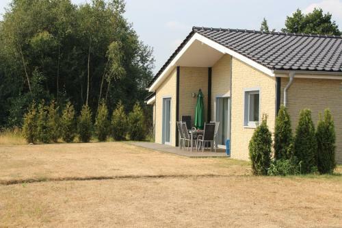 32 Ferienhaus Am See