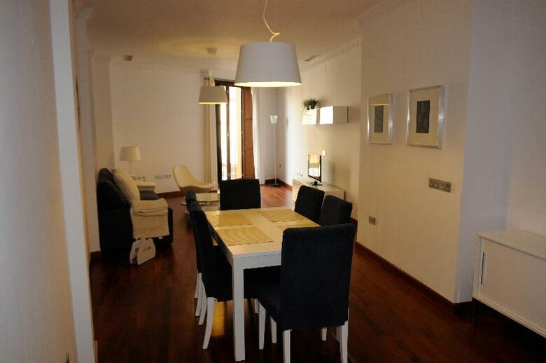 Apartamentos Azz Sevilla Torre De La Plata