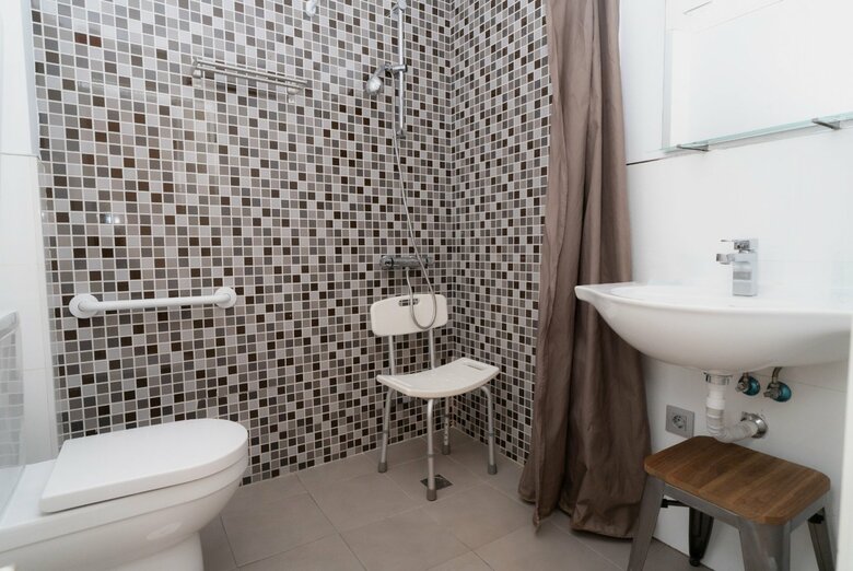 Apartamentos Azz Sevilla Torre De La Plata